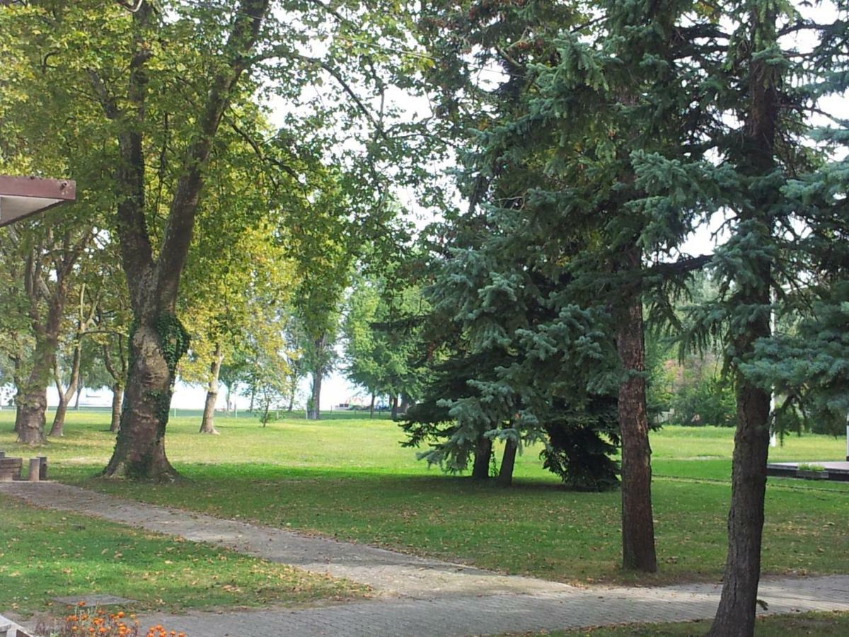 Anna Villa Balatonlelle Extérieur photo